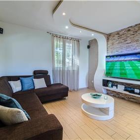 6 bedroom villa with pool in Milna, Brac Island sleeps 11